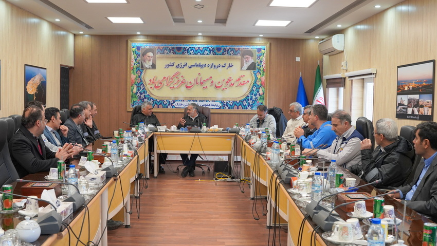 بررسی راهکارهای نوسازی زیرساخت‌های پایانه نفتی خارگ در نشست مدیران صنعت نفت