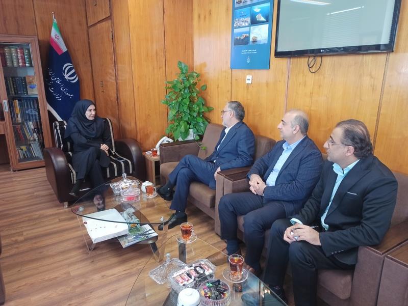 نشست مدیرعامل شرکت پایانه‌های نفتی ایران با معاون وزیر نفت برای بررسی وضعیت شغلی و معیشتی کارکنان